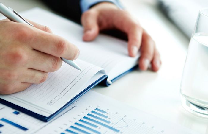 Business-Finance-Corporate-General-Paperwork-700.jpg