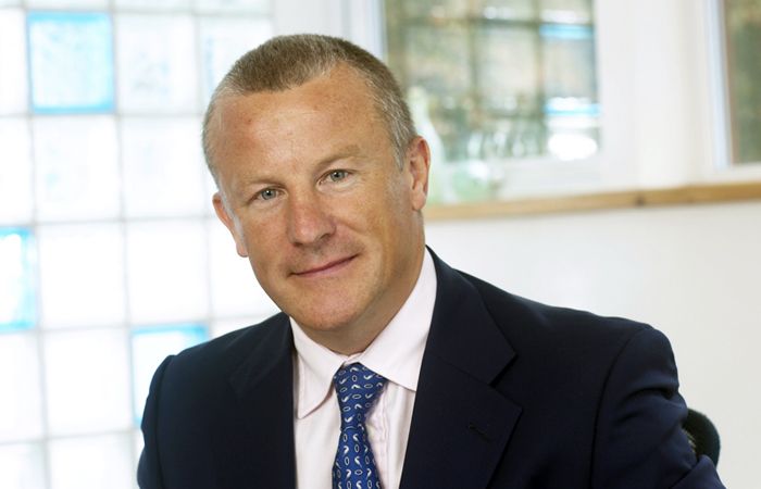 Woodford-Neil-700x450.jpg